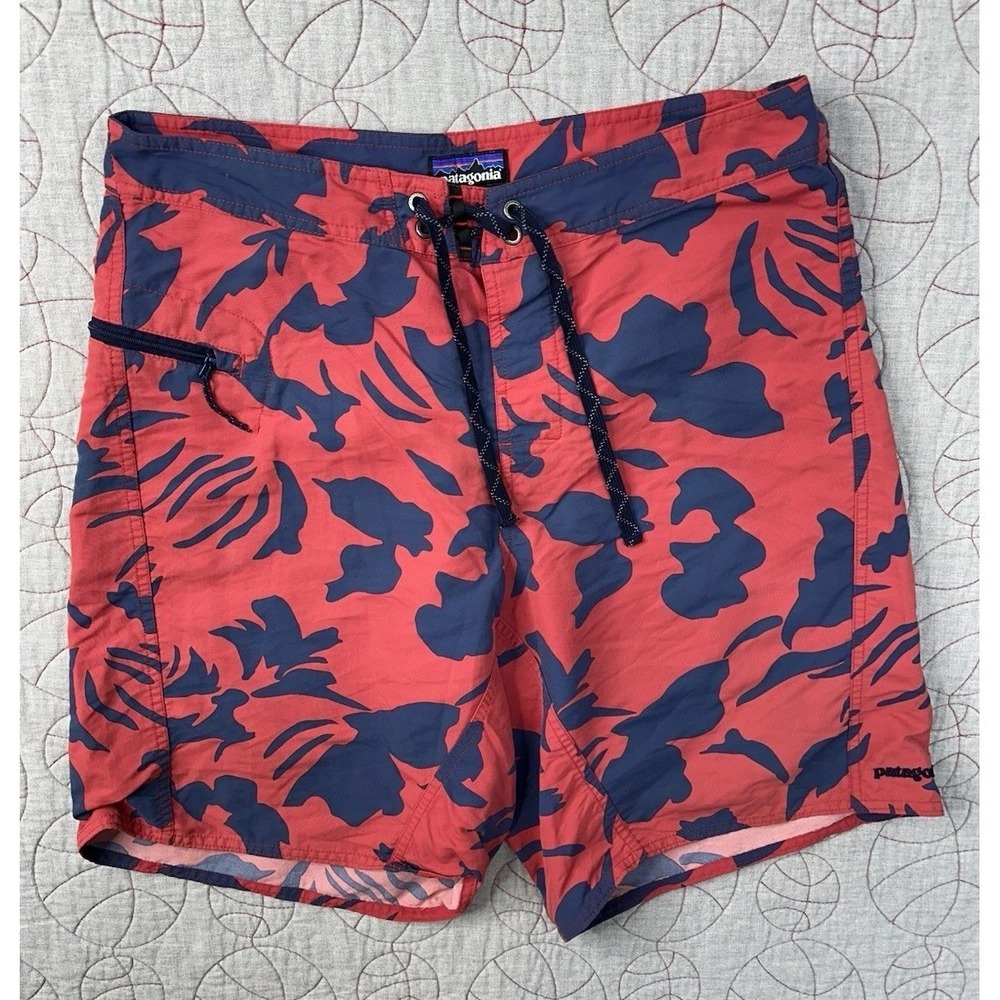 Patagonia Wavefarer Board Shorts Red Blue Floral / Mens 32